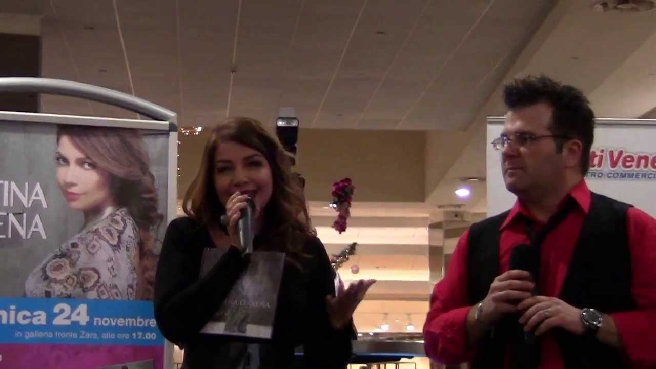 CRISTINA D'AVENA ALLE CORTI VENETE 