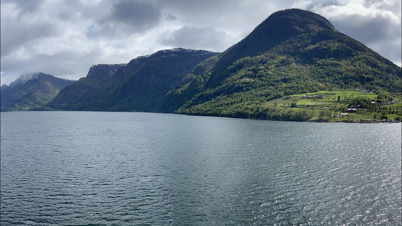 Lustrafjorden