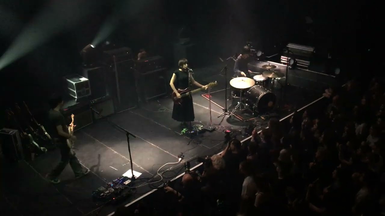 julie - very little effort - Live at Paradiso - Amsterdam 11-06-2025