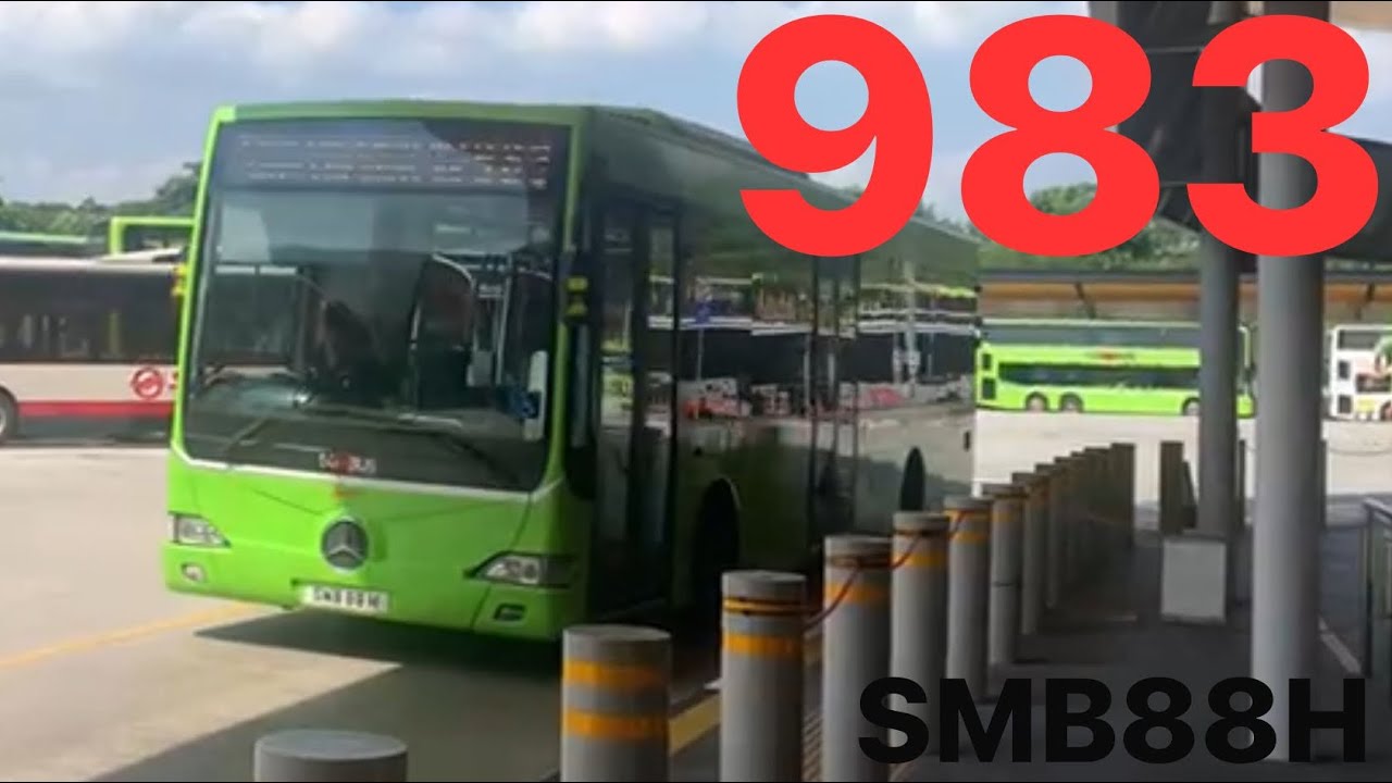 SMRT Buses 983 Mercedes-Benz OC500LE SMB88H (Batch 2).