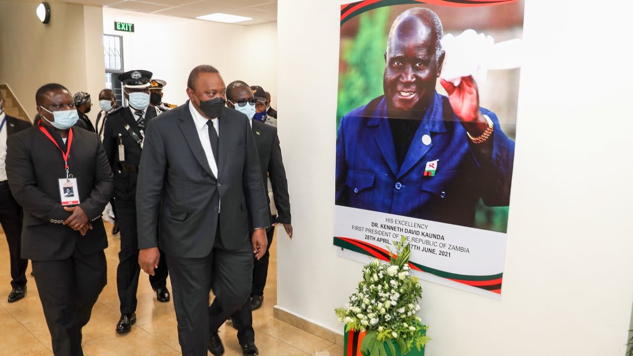 SEE HOW PRESIDENT UHURU ARRIVED FOR THE FUNERAL OF KENNETH KAUNDA IN ZAMBIA!!