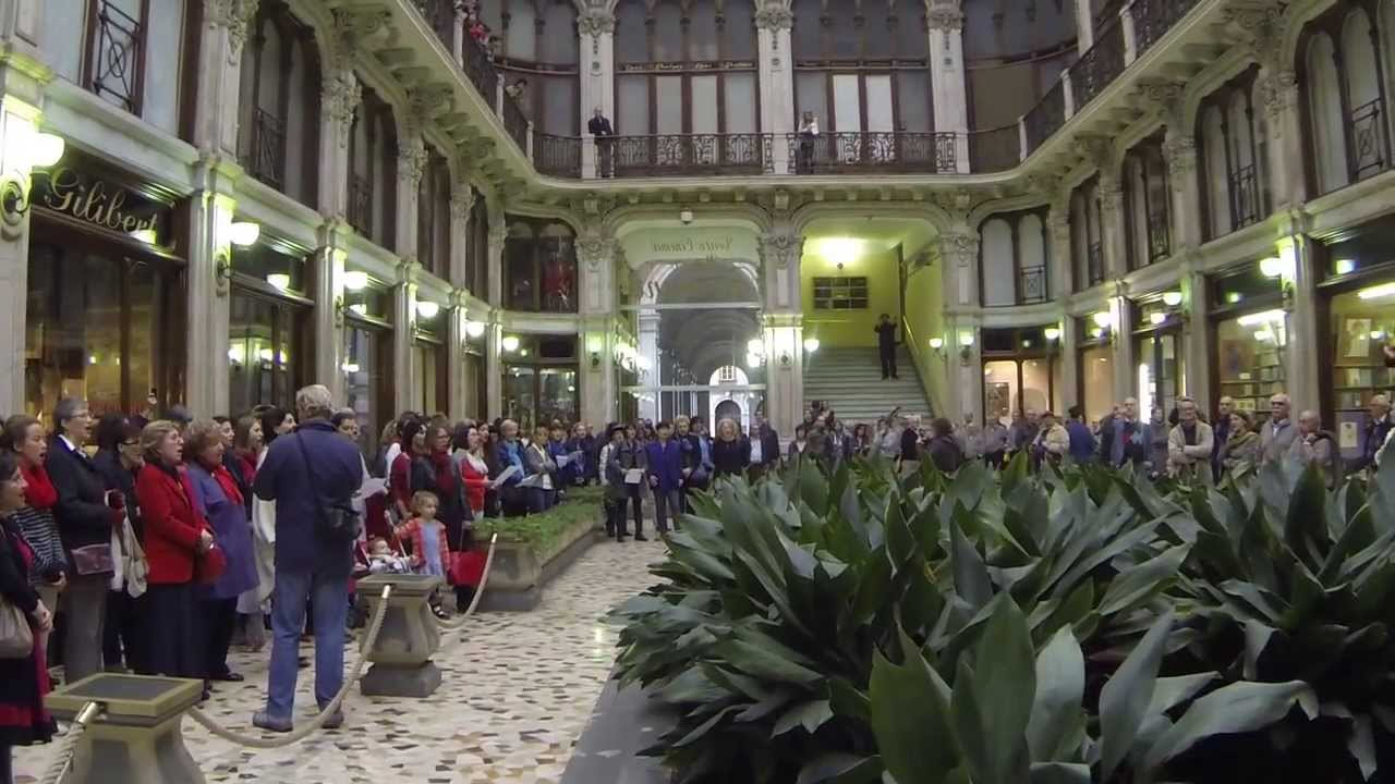 Coro INCONTROCANTO - Flash Mob - W.A.Mozart - Ave Verum Corpus