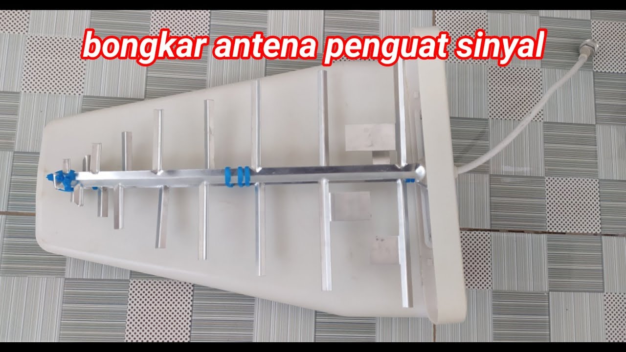 bongkar dan lihat isi antena penguat sinyal seluler. isi antena periodik