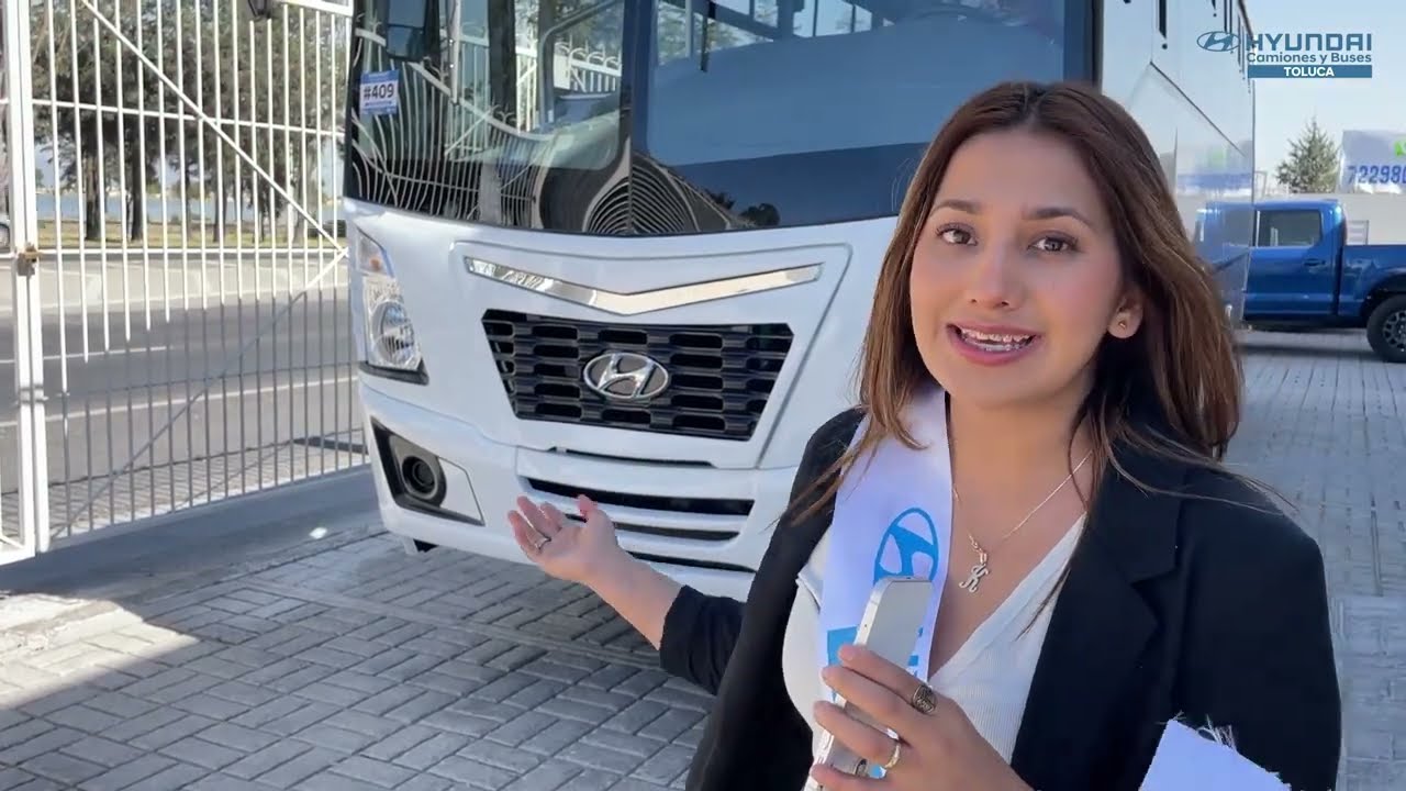 Presentación del nuevo Autobús Hyundai EX10 para 43 pasajeros en la ciudad de Toluca