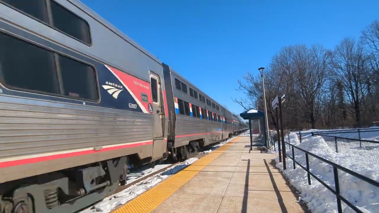 @amtrak Floridian 41 passed Metropolitan Grove station with a private car