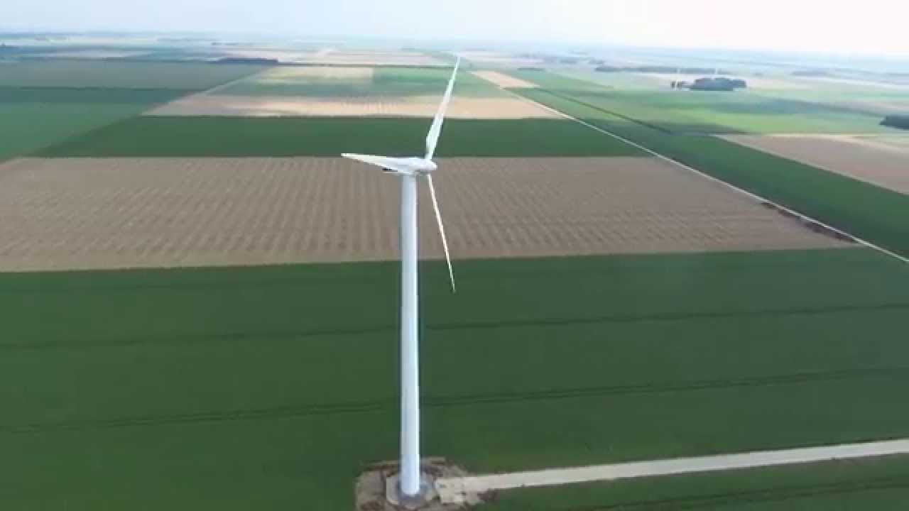 Bebop Drone rounding the Windmill