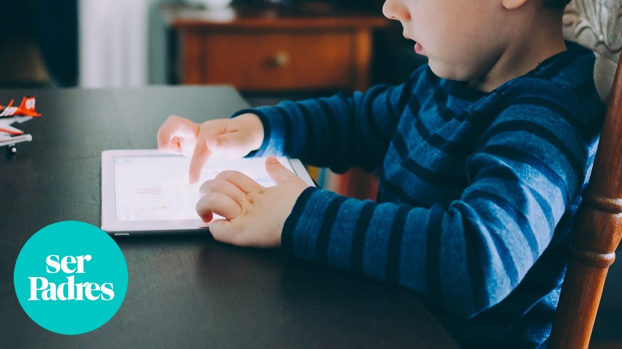 Los niños pasan demasiado tiempo usando pantallas