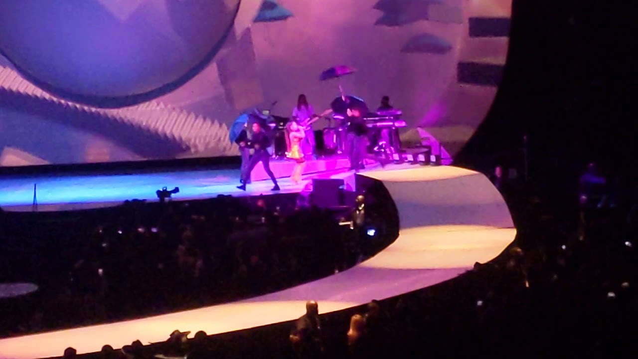 Ariana Grande - No Tears Left To Cry Sweetener World Tour San Francisco