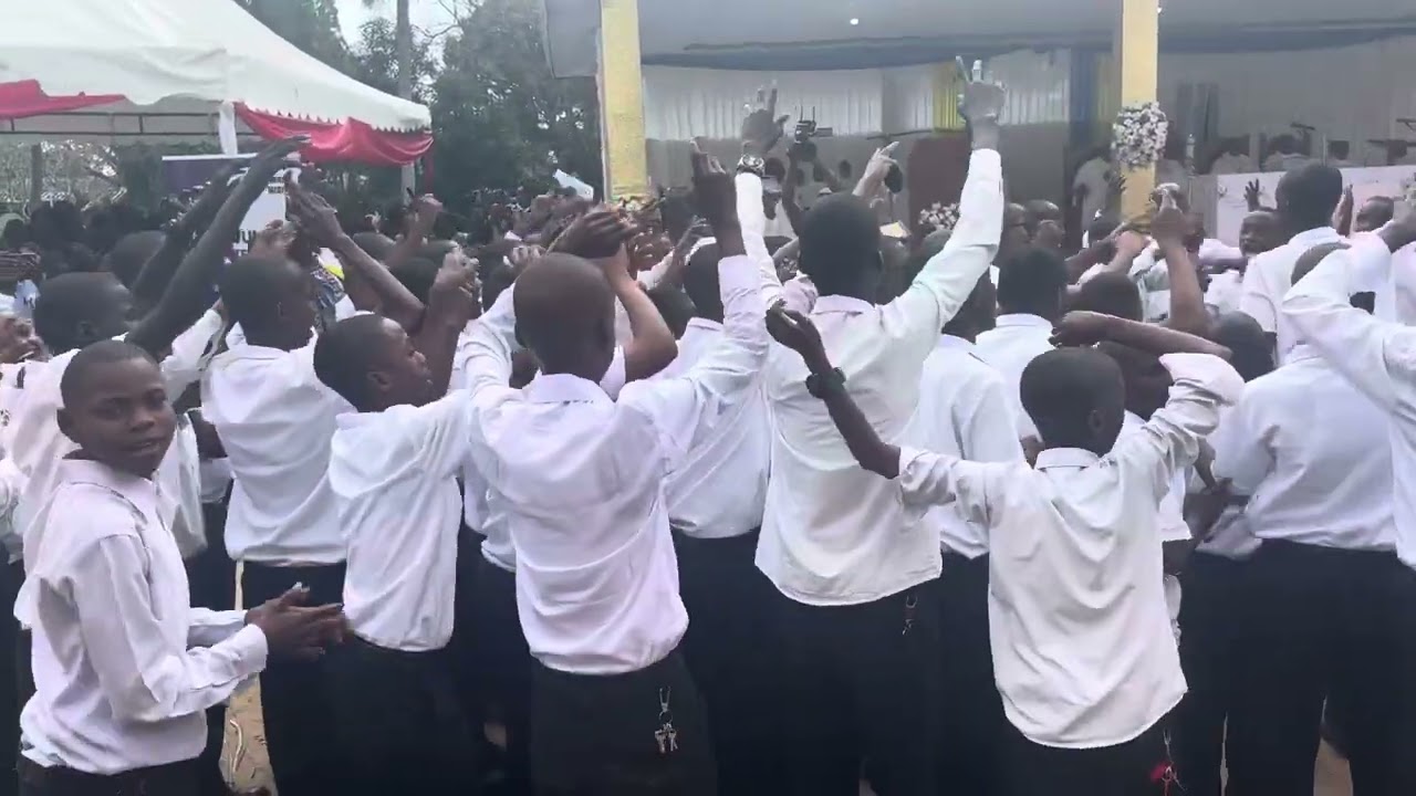 WASEMINARI WA SEMINARI YA VISIGA, WAONYESHA FURAHA YAO KATIKA ZIARA YA WAWATA JIMBO KUU LA DSM