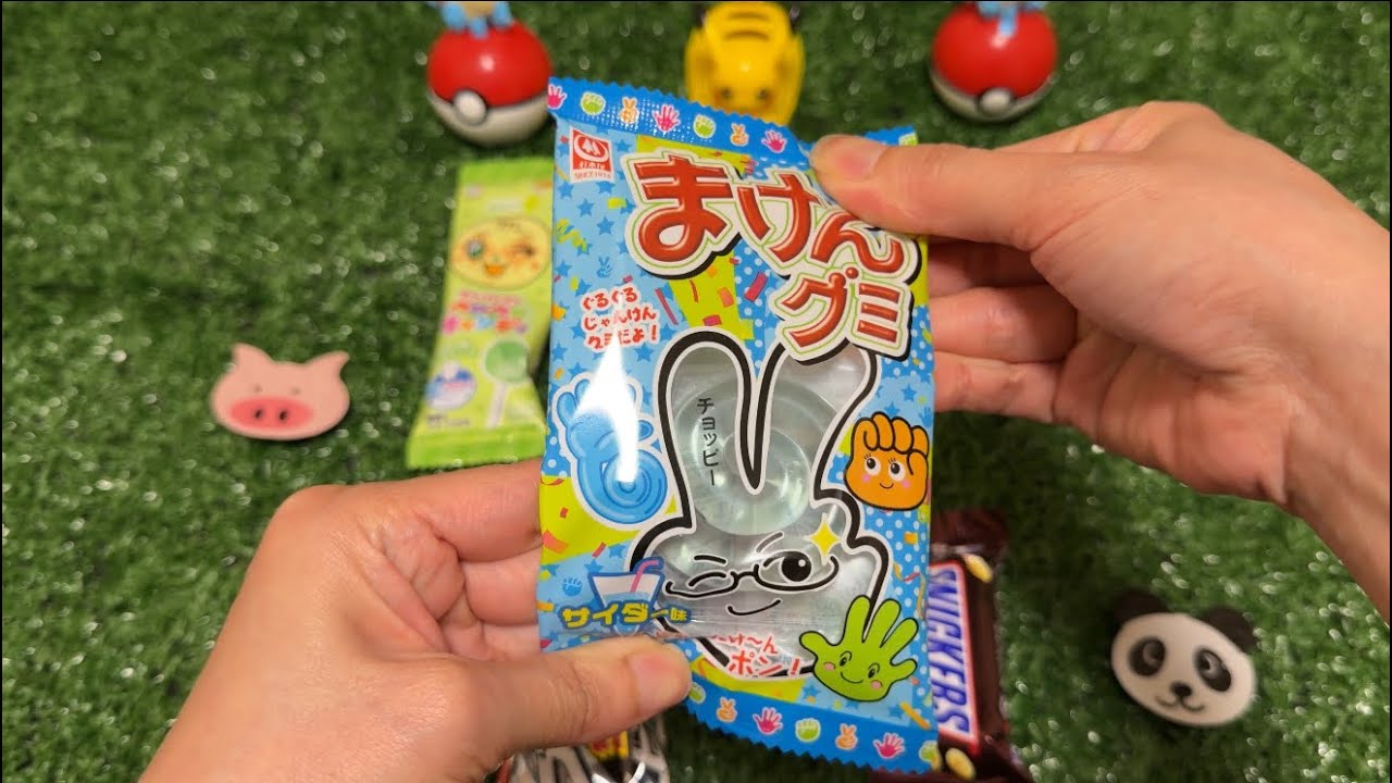 Unboxing a DELICIOUS Japanese Candy Haul! 🍬 (Peko-chan, Anpanman & More!)