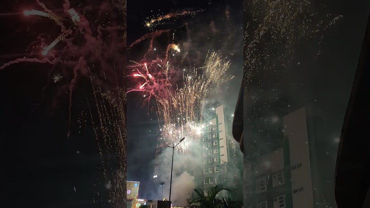 Always captivated by fireworks! #fireworks #holiday #bermonths