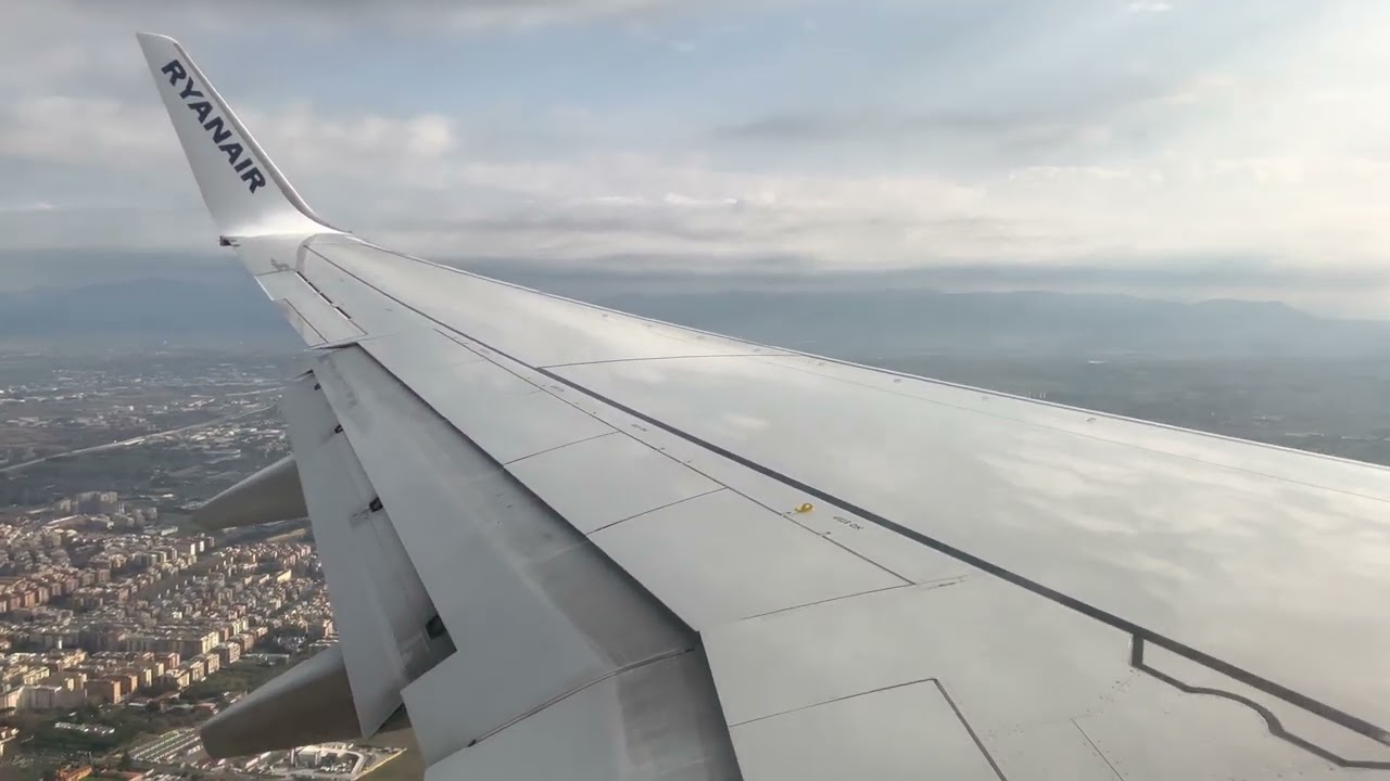 Arrival into Rome Ciampino Airport (CIA/LIRA) - RYANAIR Boeing 737-800