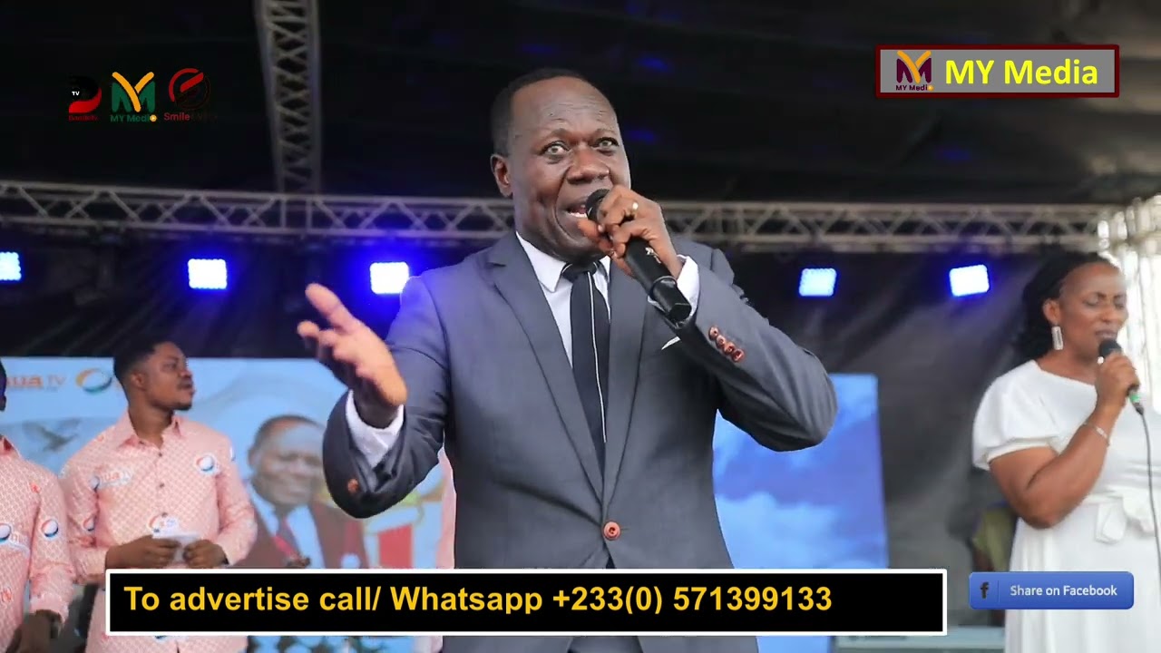 Watch how Captain Smart collǎpsed under the Anointing of Elder Mireku  Onua TV Thanksgiving Service