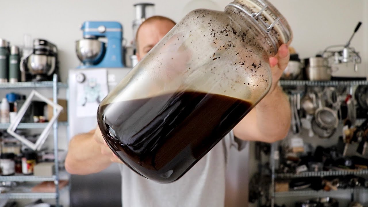 Kallbryggt iskaffe till varma sommardagar