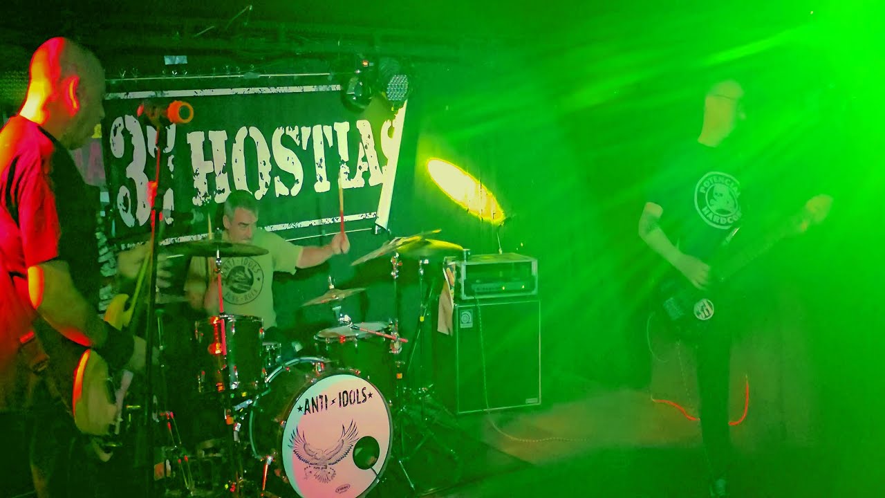 37 HOSTIAS -  Su Falsedad directo Vallekas 2025