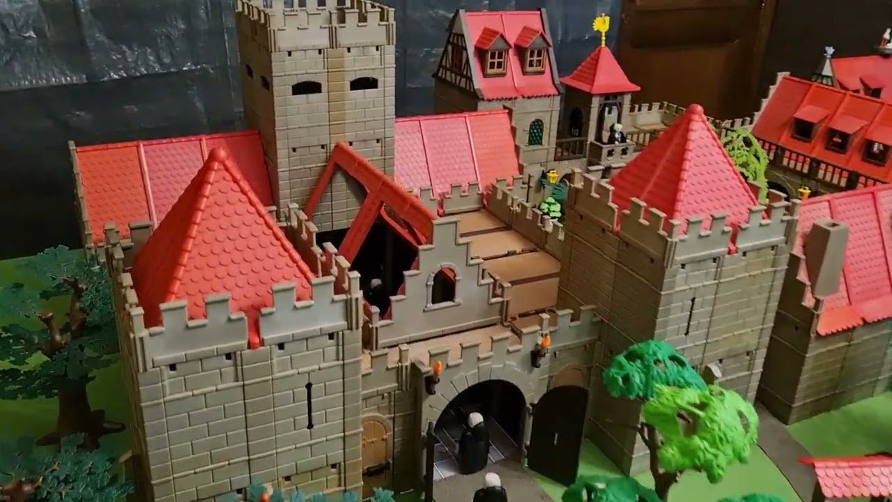 Playmobil diorama: Vikings are on their way to plunder a monastry