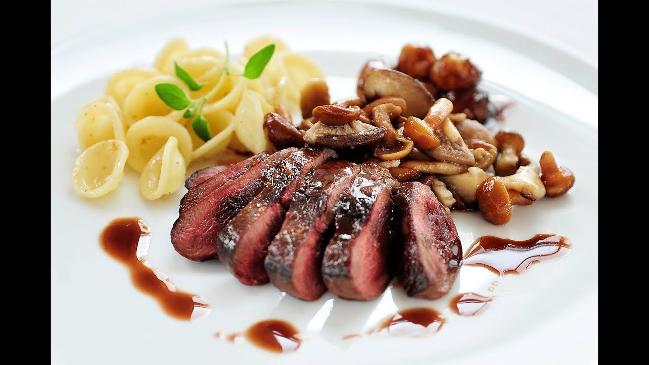 Wilde eend met orecchiette en bospaddenstoelen | De Gastentafel