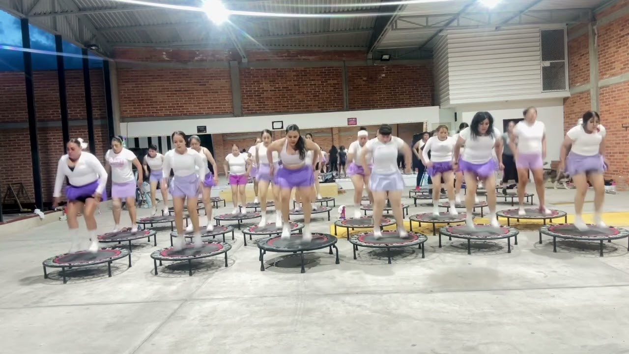 #Jumping💃 Veo Veo✨ 🤍💜🤍💜