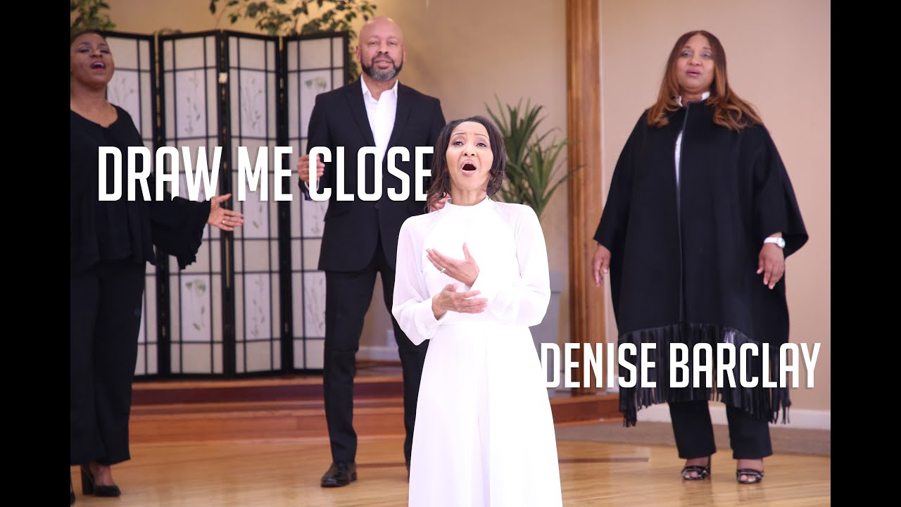 Draw Me Close - Denise Barclay