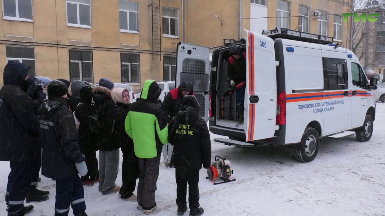 В Самаре для школьников провели экскурсию в здании спасательного отряда