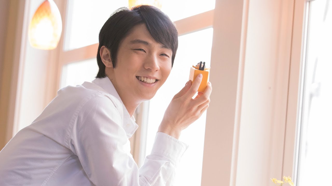 羽生結弦選手がロッテ『ガーナエクセレント』新WEB動画に登場！ 撮影中はお気に入りのキャラクターと一緒に笑顔でダンス！
