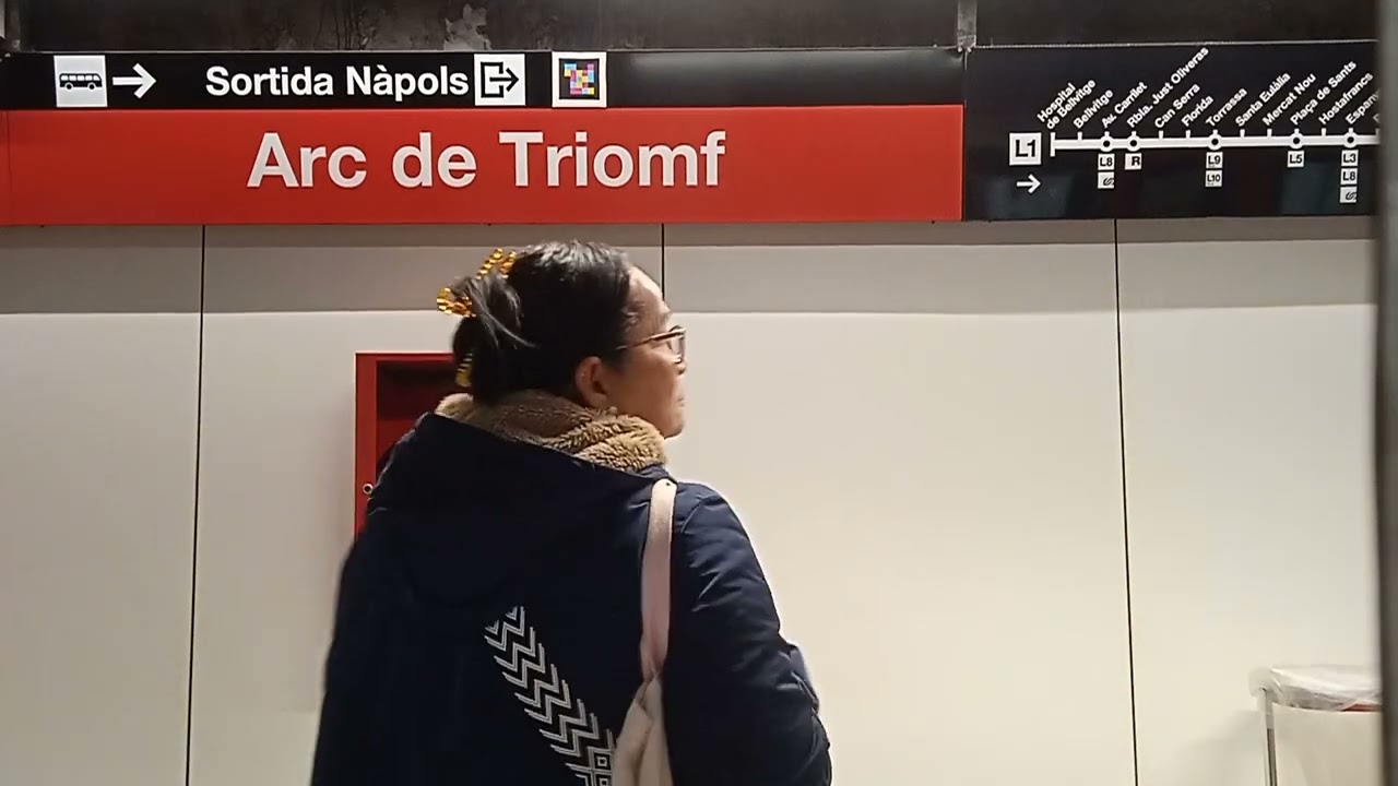 Metro Barcelona L1 Trayecto Urgell a Sant Andreu Serie 6040