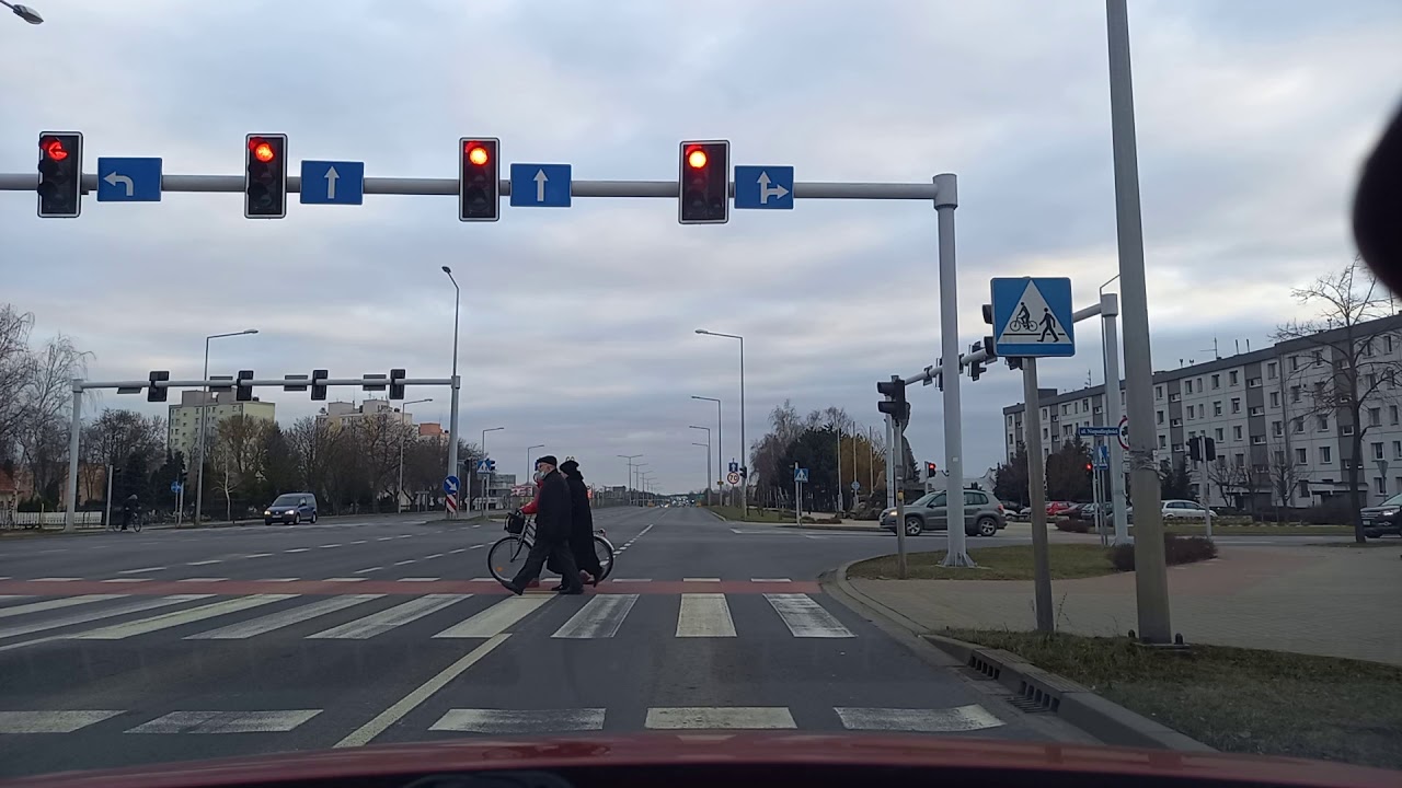 WORD LESZNO-sygnalizaja świetlna ze strzałką warunkową