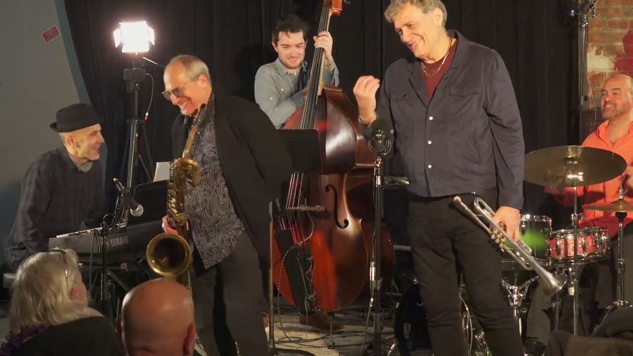 Gary Smulyan / Joe Magnarelli  "Lady Luck" (Thad Jones)  Live at Alias Coffee, Troy,  NY