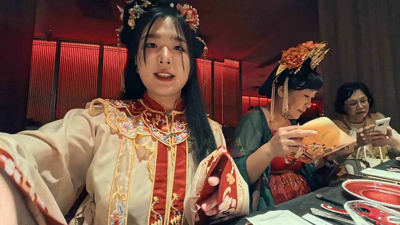 北京宮宴 2025.10.20 499RMB/人 衣服頭髮+100; 妝+100