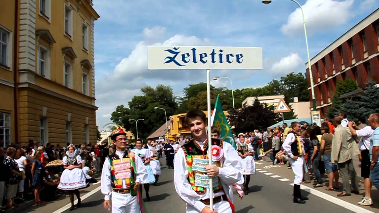 KYJOV - SLOVÁCKÝ ROK - velkolepý krojovaný průvod obcí KYJOVSKA a ŽDÁNICKA 2.