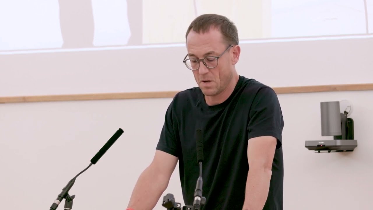 Tobias Menzies reads social media posts by poet trapped in Gaza, Mosab Abu Toha