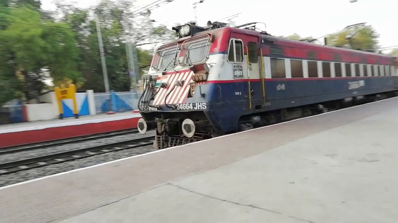 AT NEAR JHANSI | LOCOMATIVES WAG-7 BHEL | WAP-7 | WAG-9 | WAP-4 | DIESEL WAP-4.
