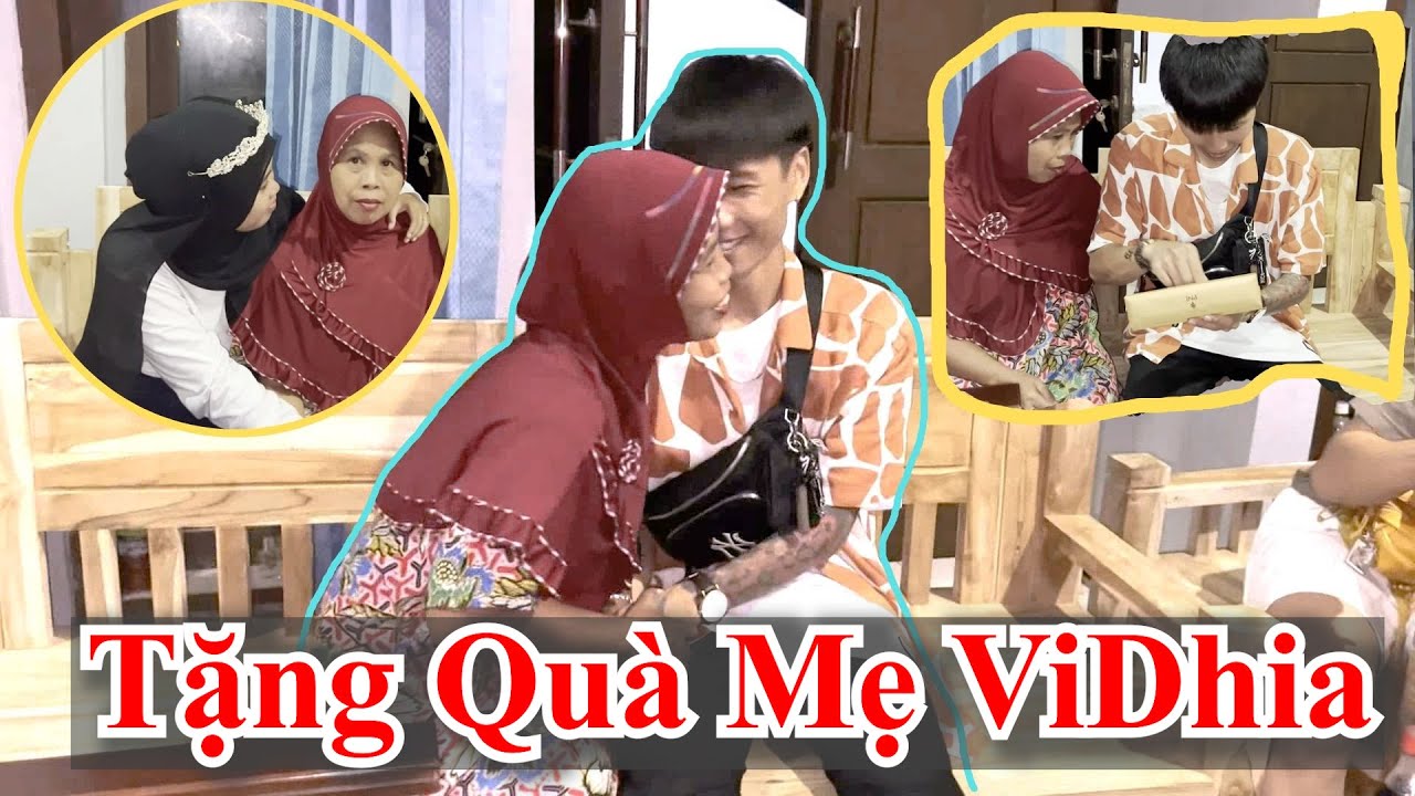 Đạt tặng quà cho mẹ Vidhia . P2