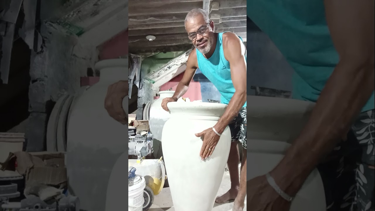 Vaso grande de fibrocimento.