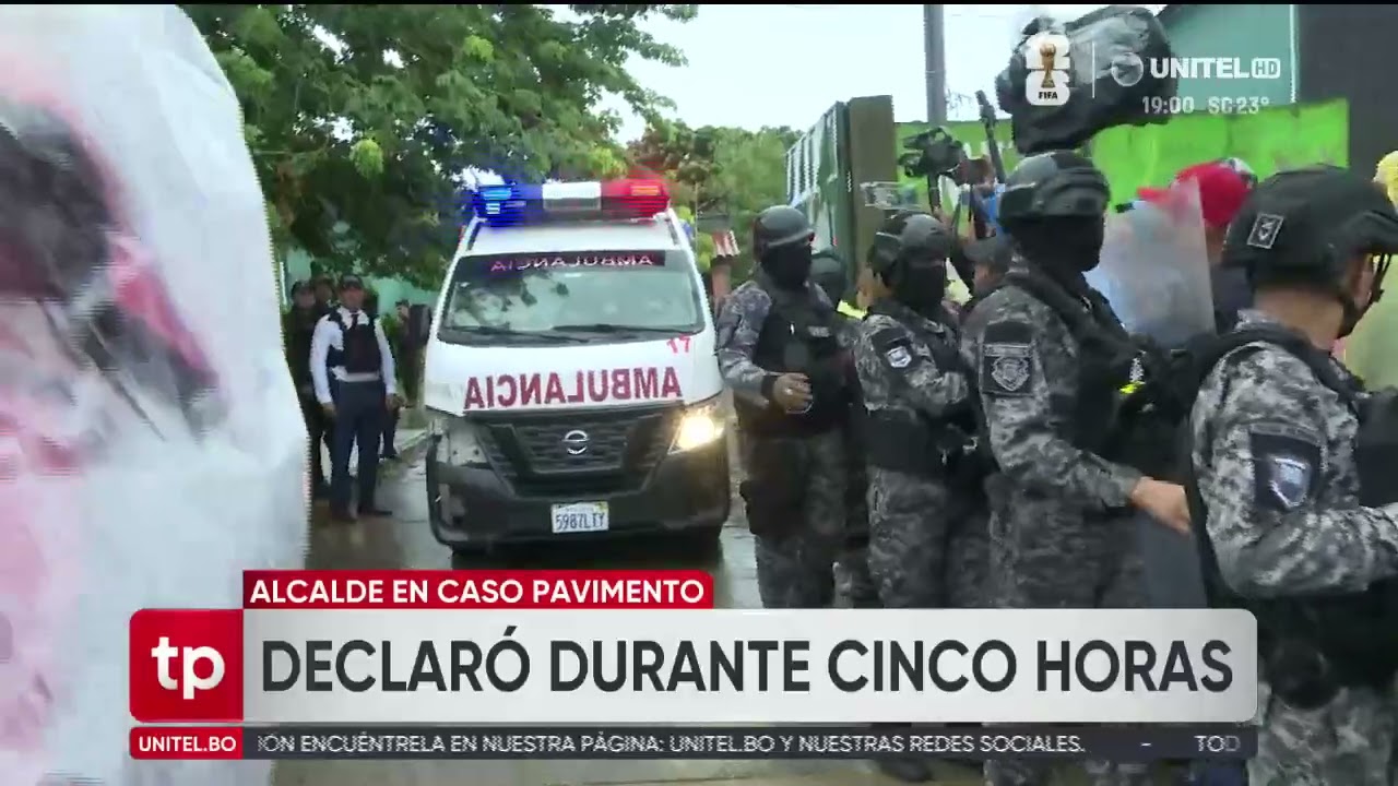 Jhonny Fernández salió caminando de la Delcc para subir a la ambulancia que lo llevó a una clínica