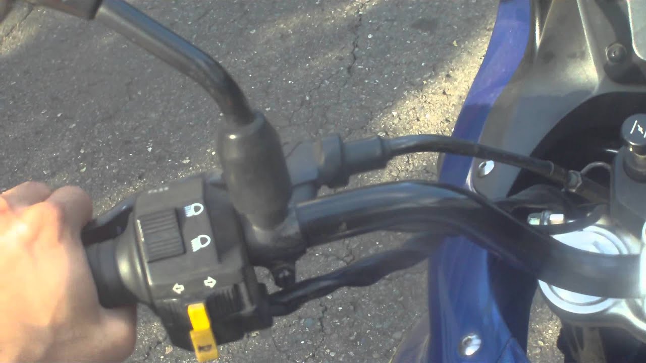 C&oacute;mo manejar moto por primera vez 1 - Arrancar