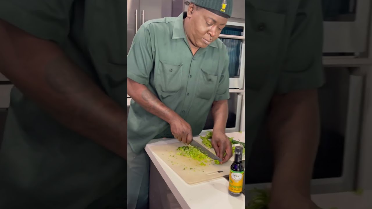 Cooking Curry Chicken - Trick Daddy