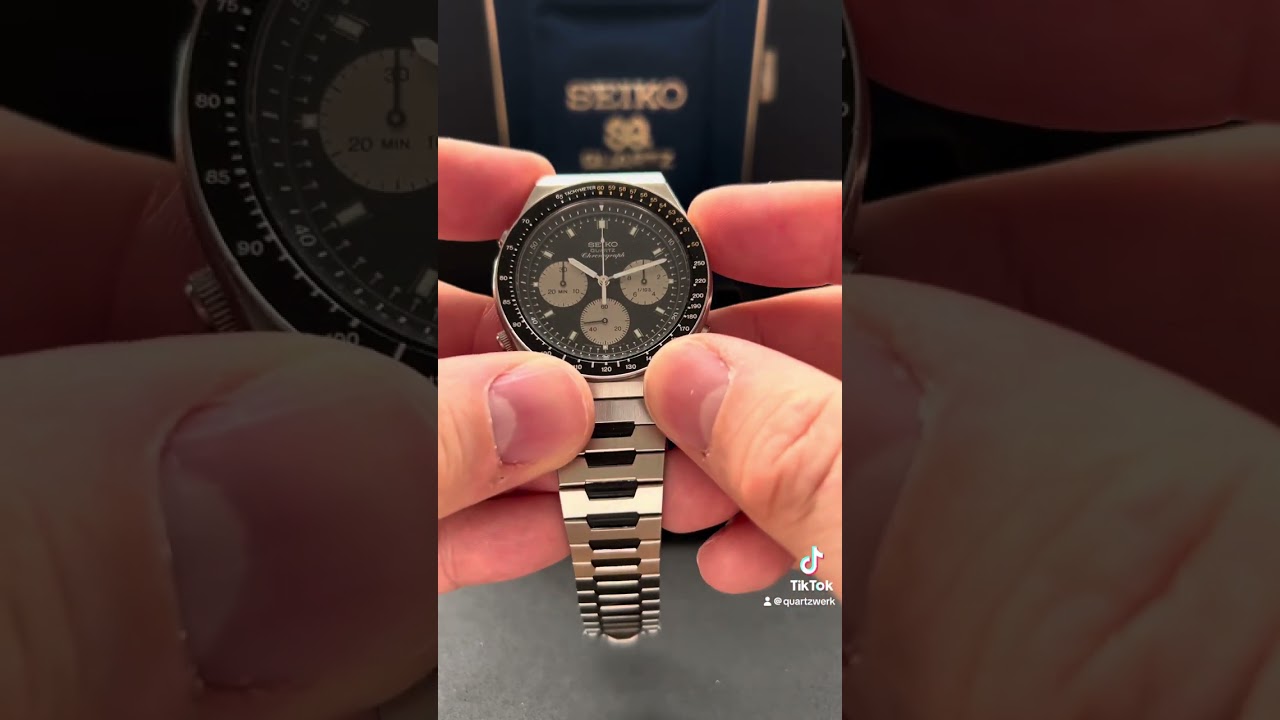 Beautiful Seiko 7A28&ndash;703B Panda Quartz Chronograph from 1983
