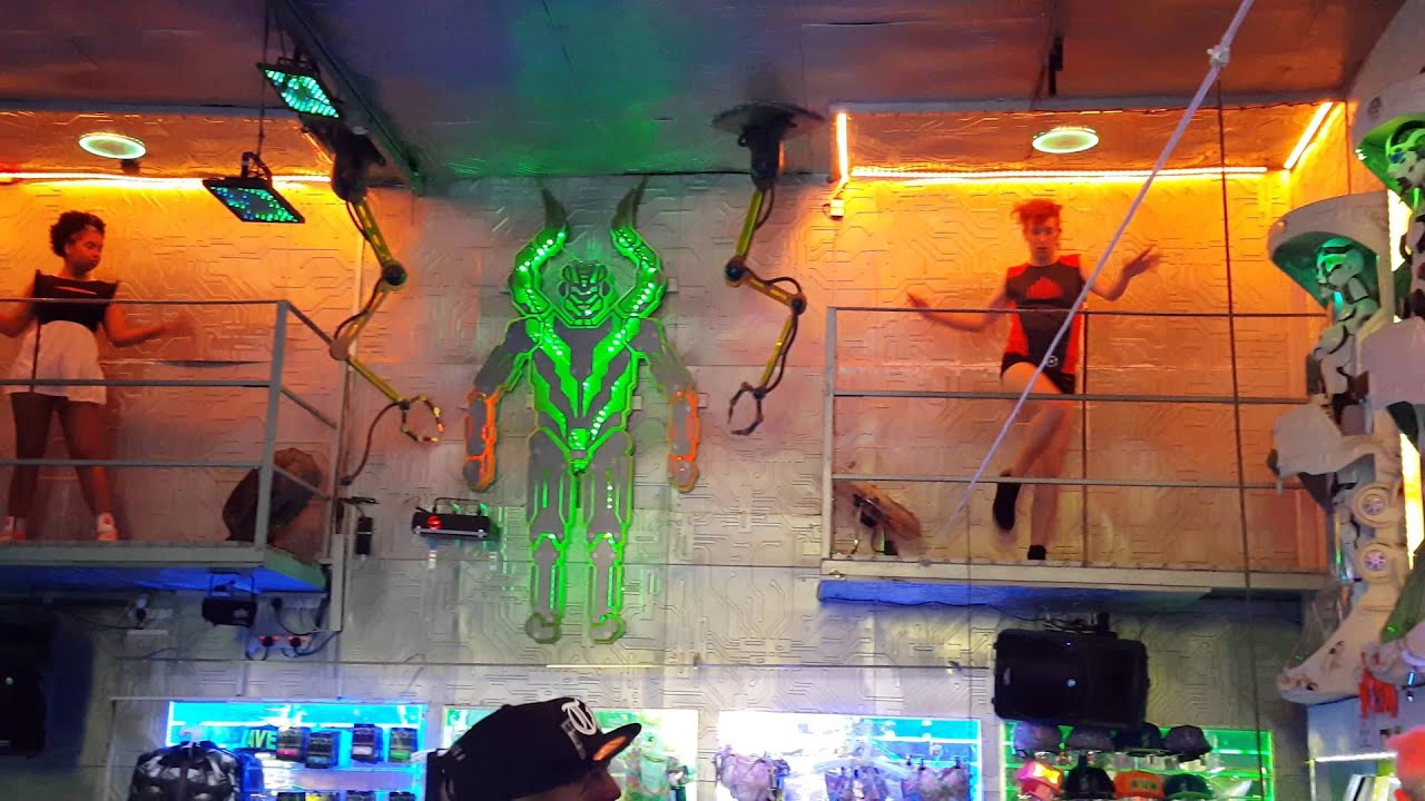 Cyberdog in Camden Town, London 4K(UHD)