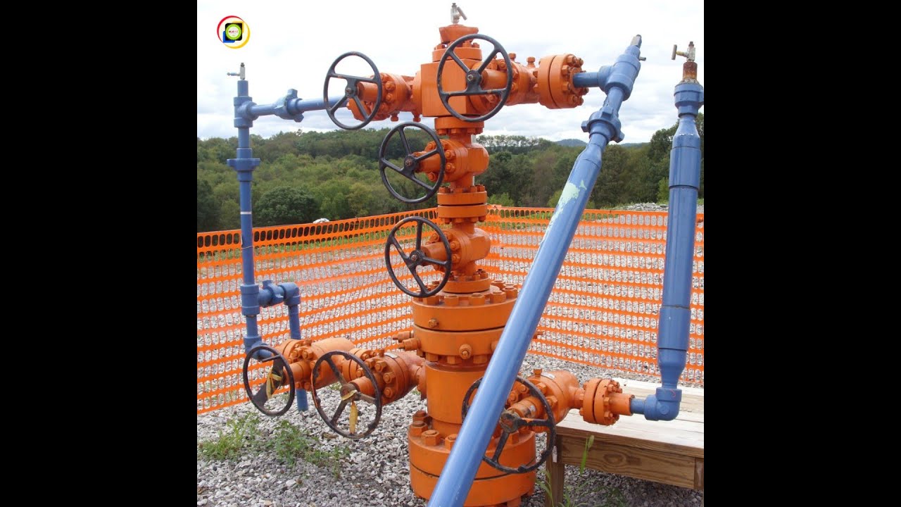 Do you know how to install a Christmas tree on an oil well head? let's Know! @oilgasz