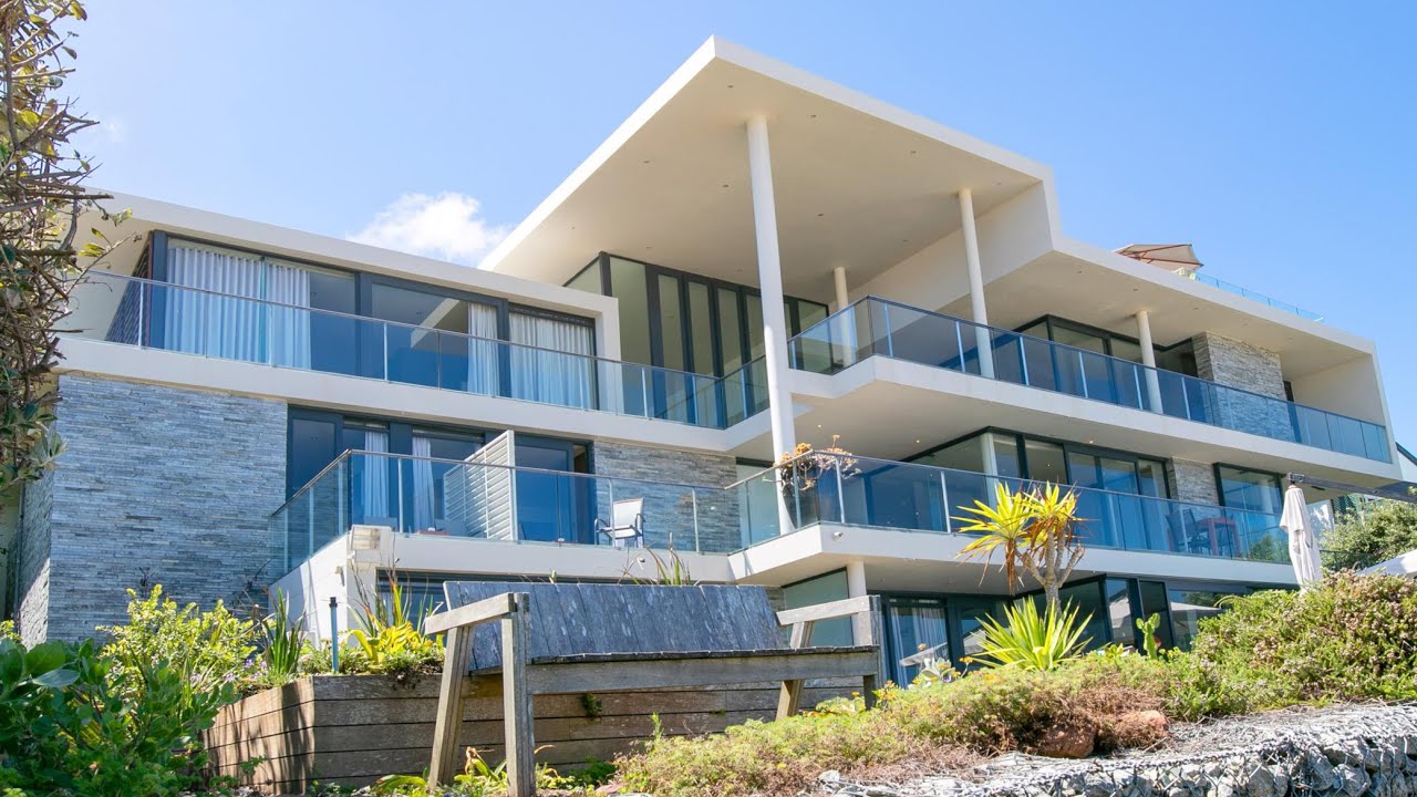 8 bedroom beachfront villa for sale in Wilderness | Pam Golding Properties