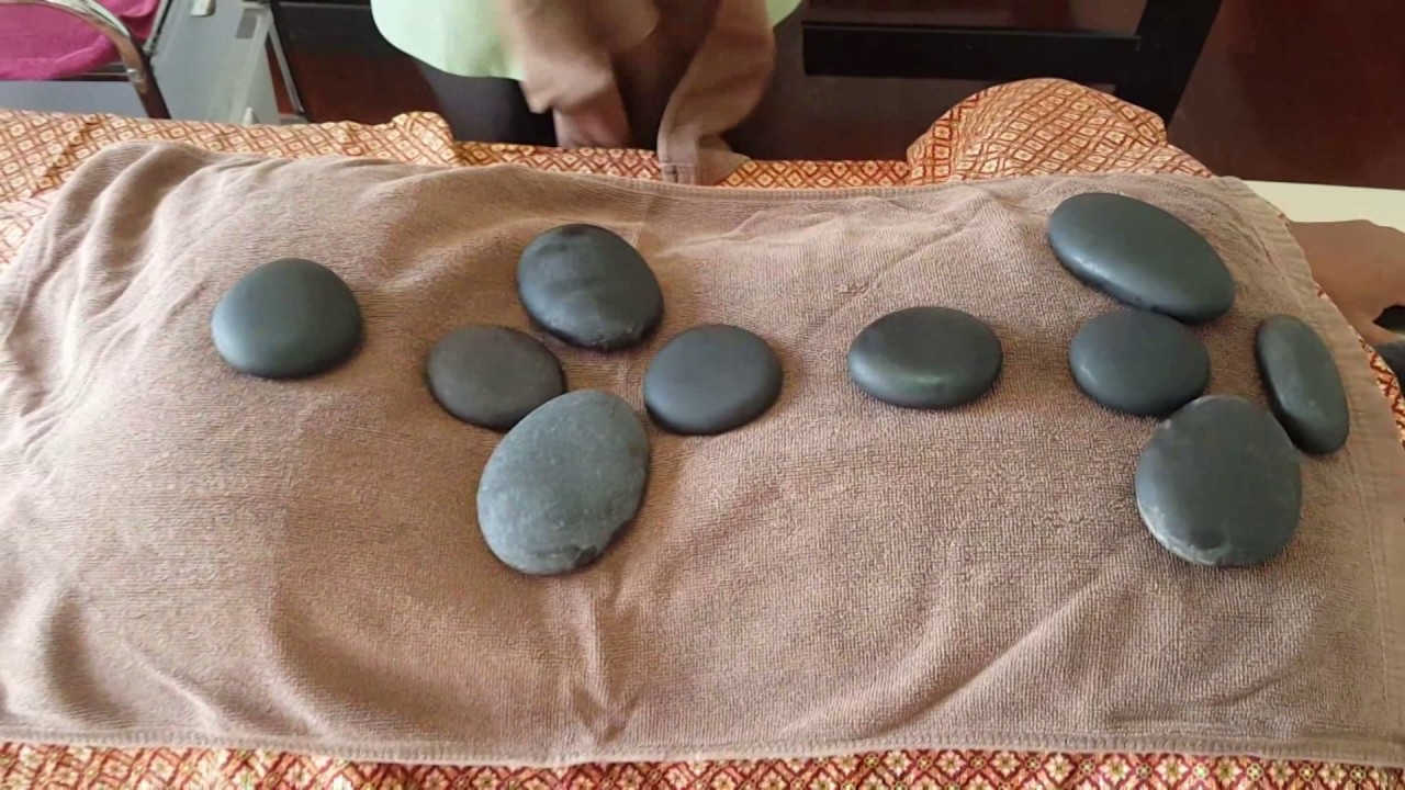 นวดหินร้อนบำบัด (สาธิต) - สถาบันวิชาชีพสปากรุงเทพ