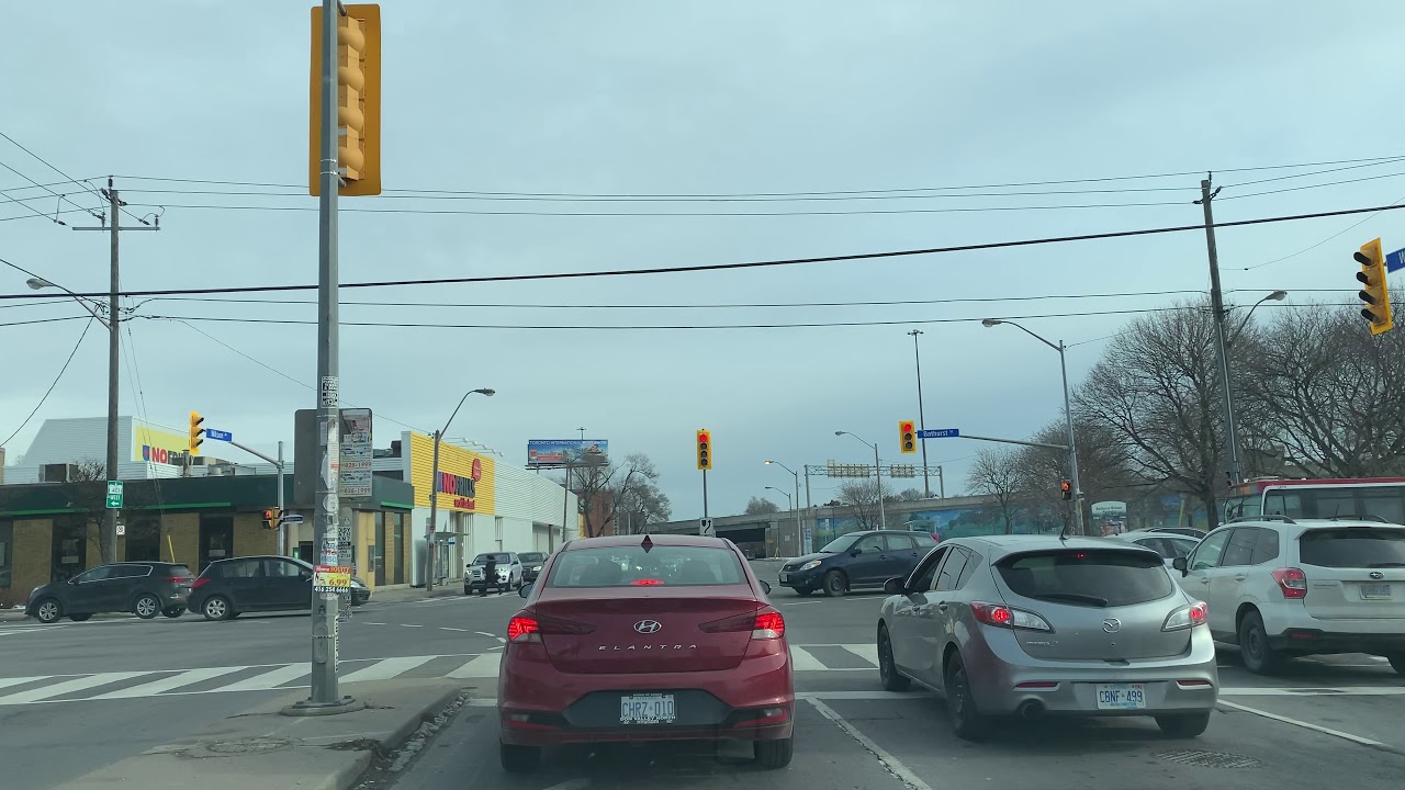 Bathurst & Wilson Drive around in Toronto
