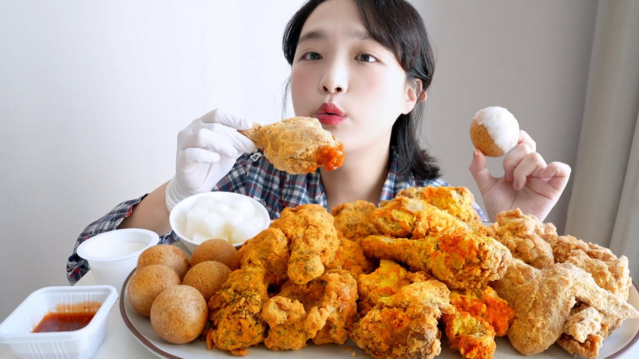 오늘 내 생일인가? 뿌링클 치킨 먹방🍗 뭘 좋아할지 몰라 치즈 치킨 다 가져왔어요.(BBQ 크버치, 네네 스노윙) REALSOUND MUKBANG | chicken :D
