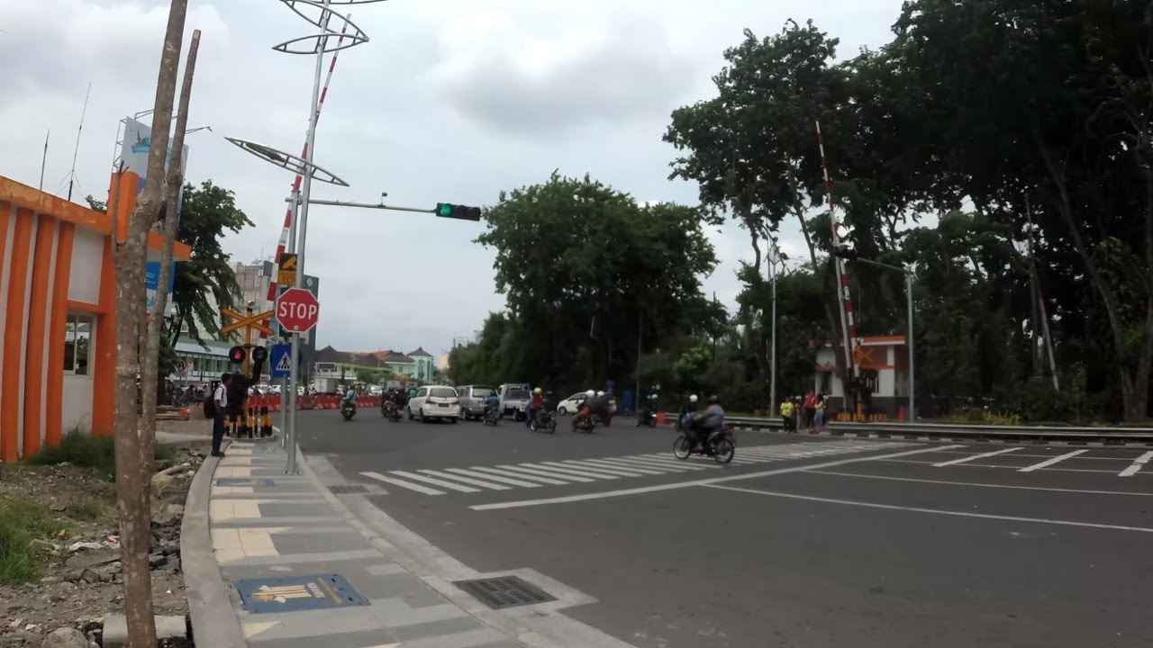Perlintasan RSI Baru, Perlintasan KA Terlebar di Surabaya*, Kini Hadir dalam 4K