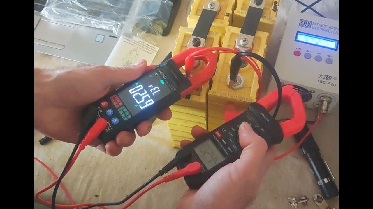 Recensione multimetro a pinza amperometrica AC DC Aneng ST212, confronto con ST209