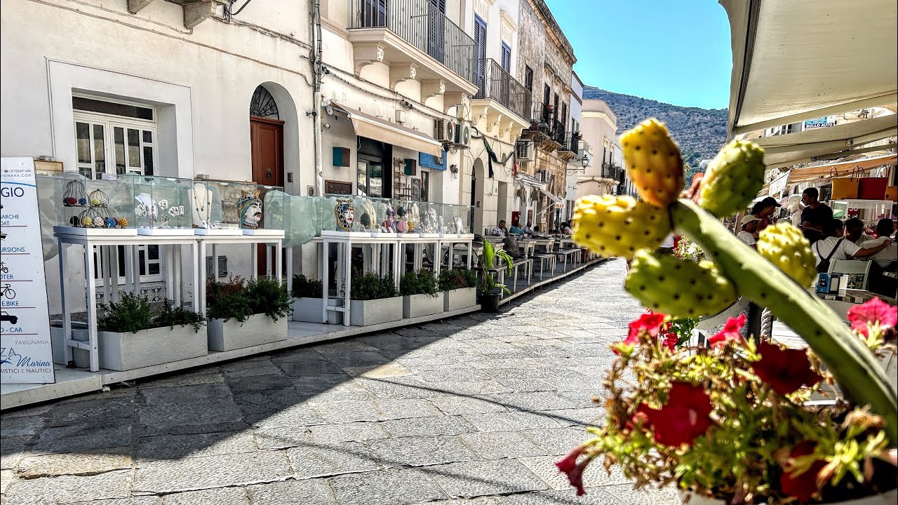 Centro Storico di Favignana (TP) - Isola di Favignana nelle Isole Egadi - Sicilia - @tuttitaly