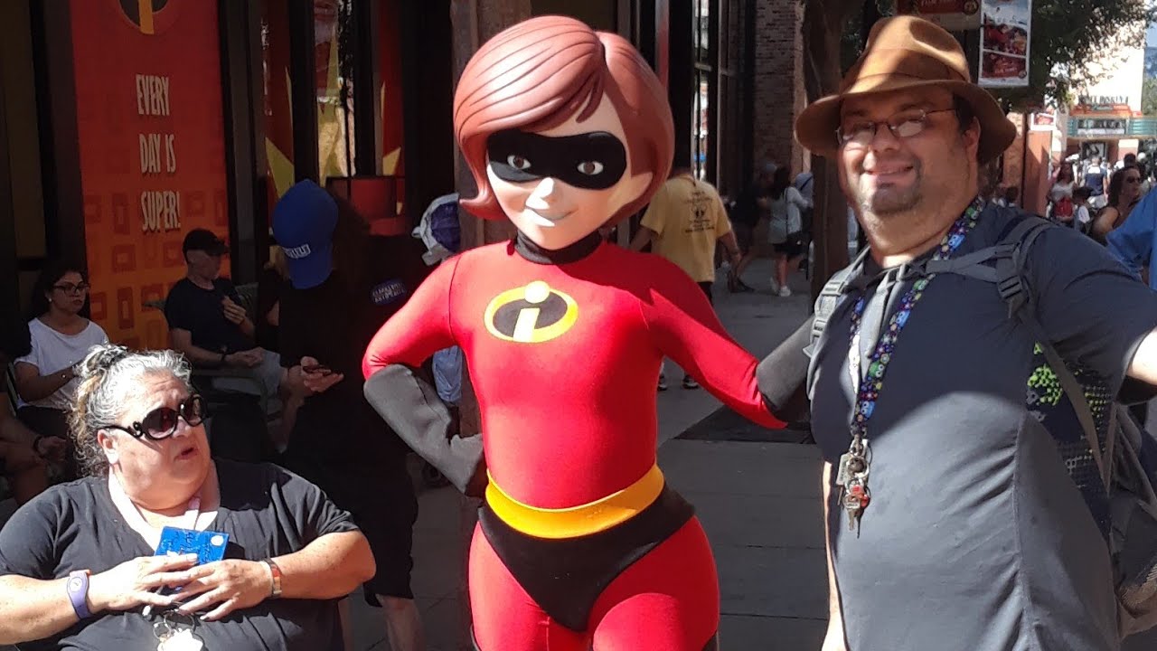 Mrs Incredible Meet & Greet Hollywood Studios Disney