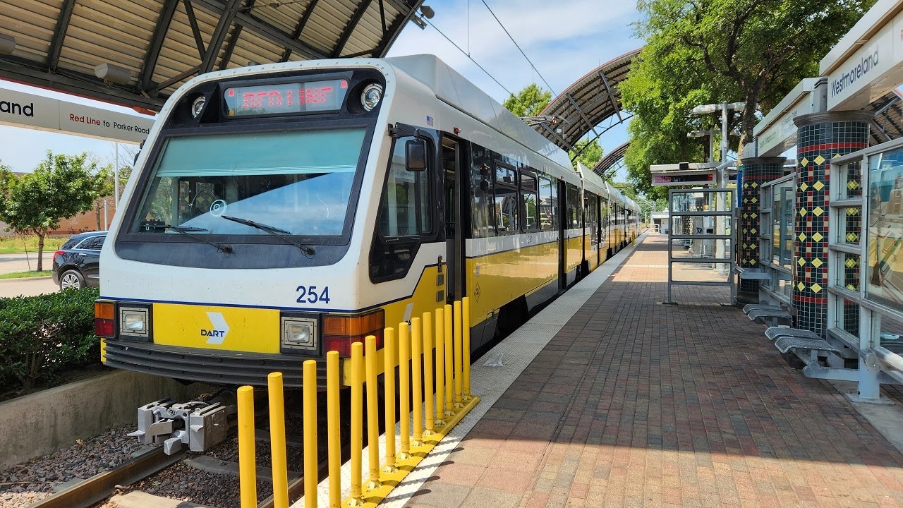 [4K] – Full Ride – Dallas's DART Red Line – Northbound – Westmoreland – Parker Road