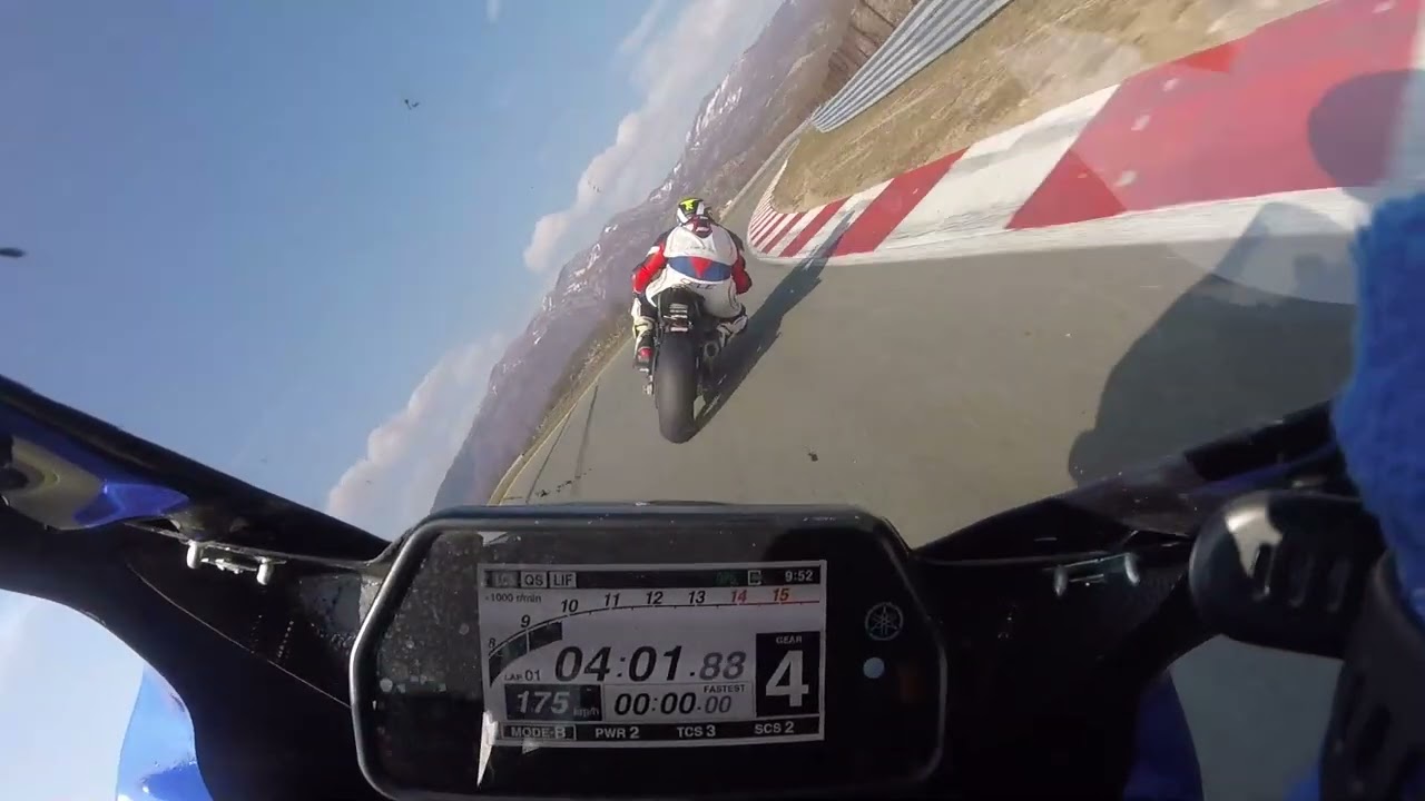 gara over 45 on board R1 best lap 1.33,3